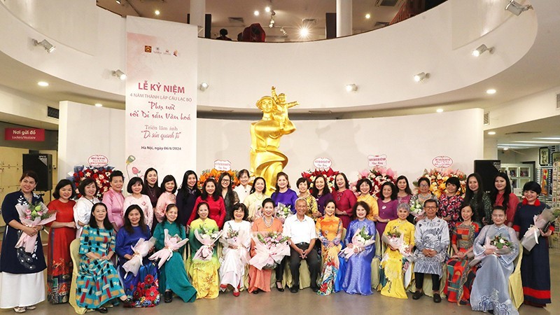 Delegates at a ceremony celebrating the 4th founding anniversary of the Women's Club with Cultural Heritage.