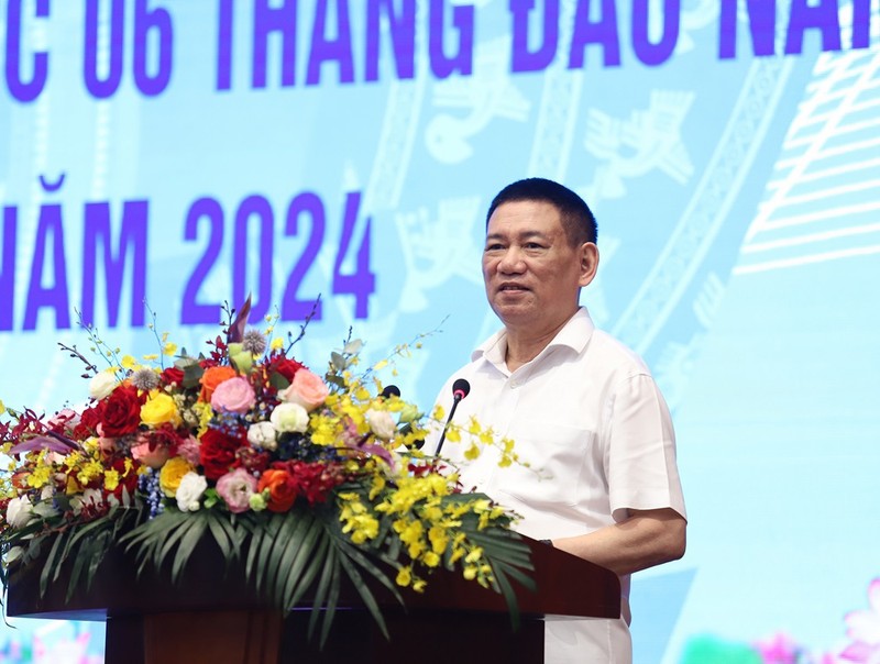 Minister of Finance Ho Duc Phoc speaking at the meeting (Photo: tapchitaichinh.vn