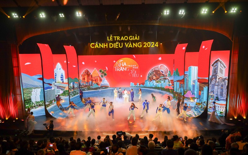 A performance at the awards ceremony (Photo: toquoc.vn)