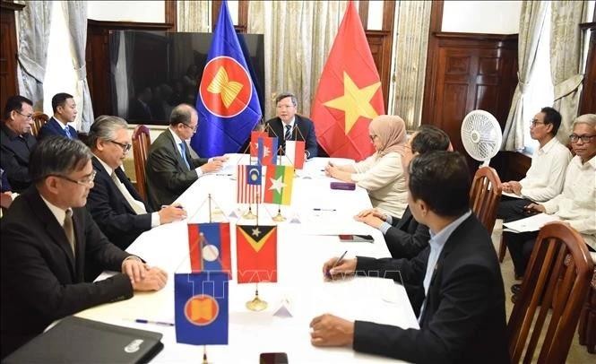 The Ambassadors of Cambodia, Laos, Indonesia, Myanmar, and Malaysia to Cuba praise Vietnam's role as the rotating Chair of the ASEAN Committee in Havana. (Photo: VNA)