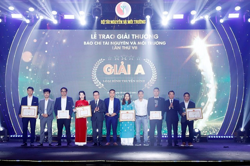 36 entries win the Press Awards on Natural Resources and Environment 2024 (Photo: baotainguyenmoitruong.vn)