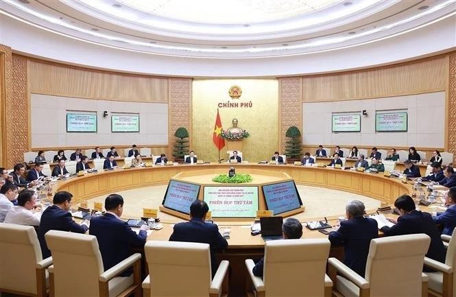 The eighth meeting of the Government's Steering Committee for reviewing the implementation of the 12th Party Central Committee’s Resolution No. 18-NQ/TW in Hanoi on January 6 (Photo: VNA)