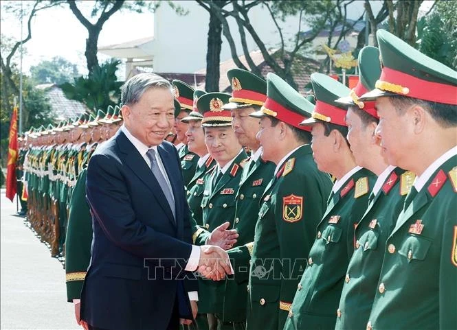 Party General Secretary To Lam visits officers and soldiers of Corps 34 in Gia Lai on January 6 (Photo: VNA)