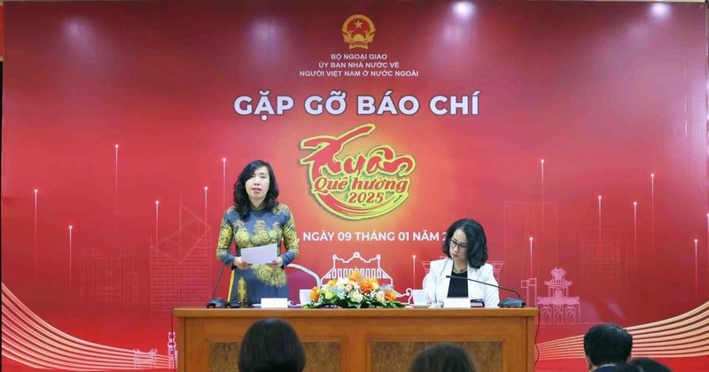 Deputy Minister of Foreign Affairs Le Thi Thu Hang speaks at the press conference in Hanoi on January 9. (Photo: VNA)