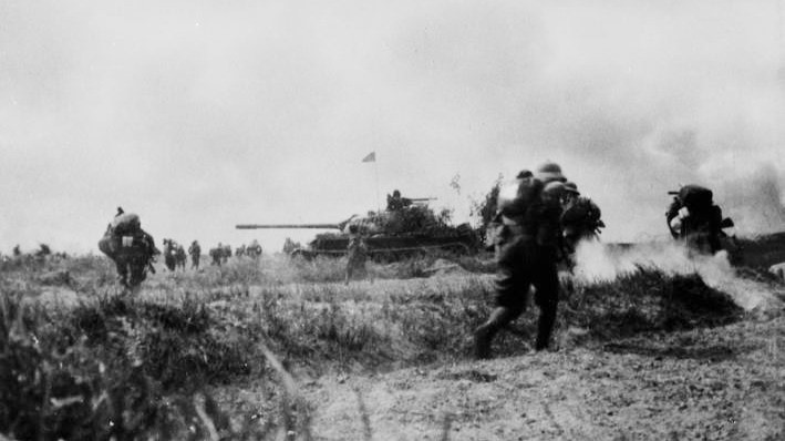 Tank and infantry forces of Division 320 captured the Dong Du base (Cu Chi) on the morning of April 29, 1975, paving the way for Vietnamese troops in the northwest of Saigon to advance deeper and seize Tan Son Nhat Airport and the General Staff headquarters of the US-backed Saigon regime. (Photo: Le Trung Hung/VNA)