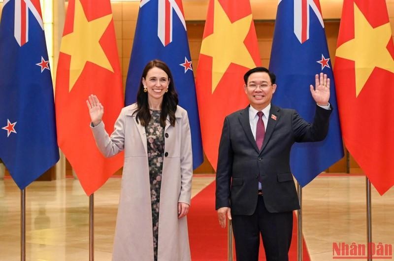National Assembly Chairman Vuong Dinh Hue and New Zealand Prime Minister Jacinda Ardern in Hanoi on November November 14 (Photo: NDO)