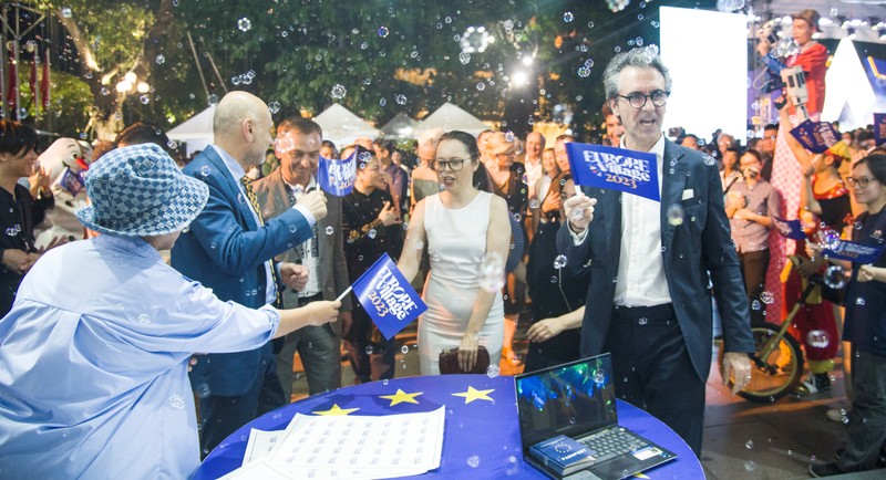 [In Pictures] Europe Village: Adventures of the Senses