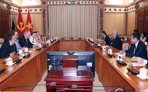 At the meeting between officials of Ho Chi Minh City and Lower Saxony state. (Photo: VNA) 