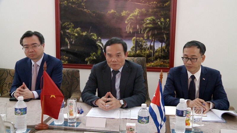 Deputy Prime Minister Tran Luu Quang (C) attends the 41st session of the Vietnam-Cuba Intergovernmental Committee. (Photo: VNA)