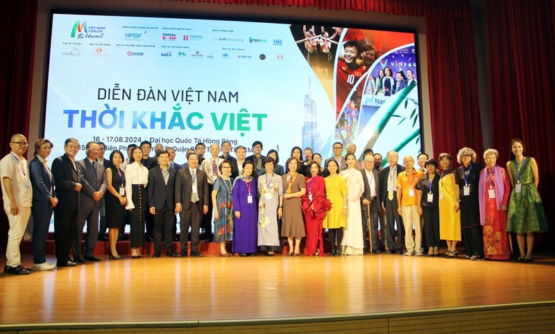 Delegates attend the forum (Photo: baovanhoa.vn)