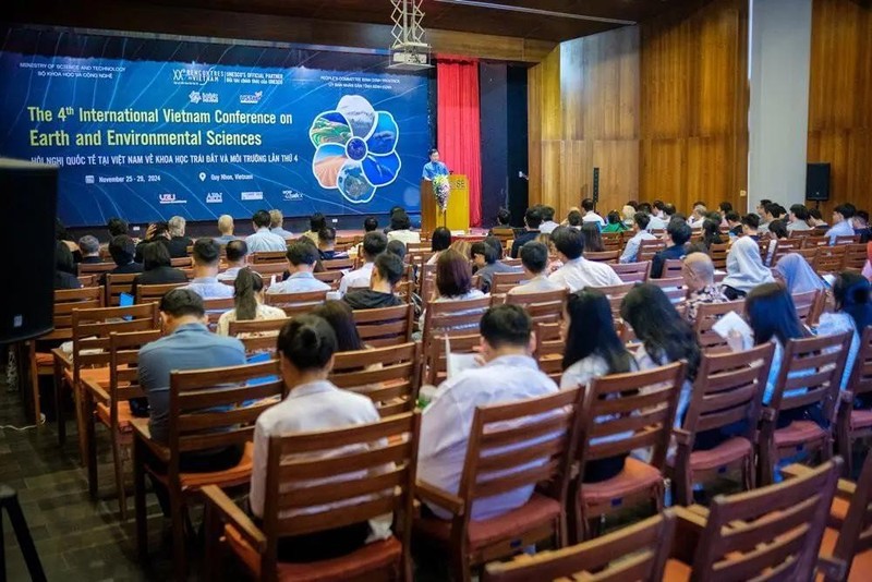 At the fourth International Vietnam Conference on Earth and Environmental Sciences (Photo: baotainguyenmoitruong.vn)