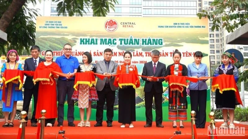 The 2024 Yen Bai Agricultural, Forestry, and Aquatic Products Week launched in Hanoi.