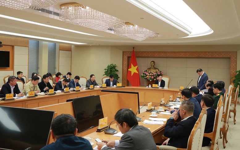 Deputy Prime Minister Tran Hong Ha chairs a meeting of the Vietnam-Russia Inter-Governmental Committee on Economic-Trade and Scientific-Technological Cooperation in Hanoi on December 12. (Photo: VGP)