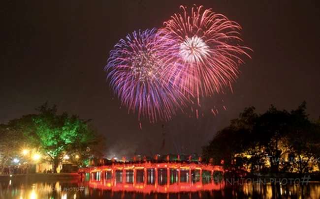 High-altitude fireworks by Hoan Kiem Lake