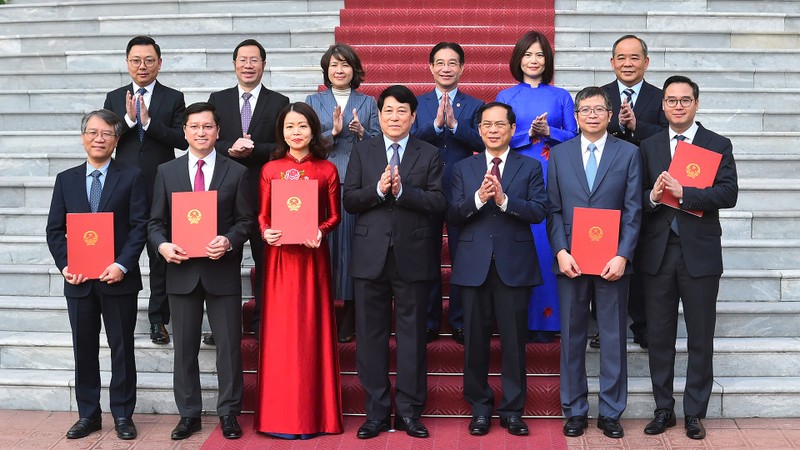 President Luong Cuong, Deputy Prime Minister and Minister of Foreign Affairs Bui Thanh Son and delegates at the ceremony.