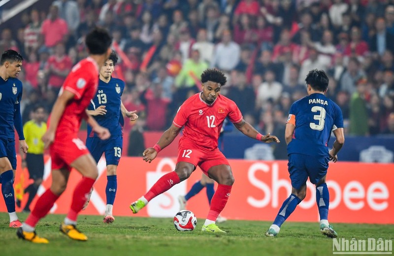 Foward Nguyen Xuan Son scores a brace as Vietnam beat Thailand 2-1 at home in the first leg of the 2024 ASEAN Cup final. (Photo: THANH DAT)