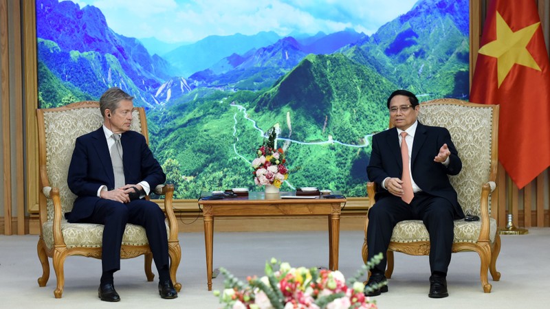 Prime Minister Pham Minh Chinh receives Nicolas Berggruen, Founder and Chairman of Berggruen Holdings and Berggruen Institute