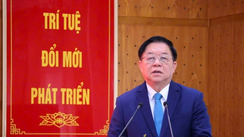 Nguyen Trong Nghia, Politburo Member, Secretary of the Party Central Committee (PCC), and Head of the PCC’s Commission for Information, Education and Mass Mobilisation, speaking at the meeting.