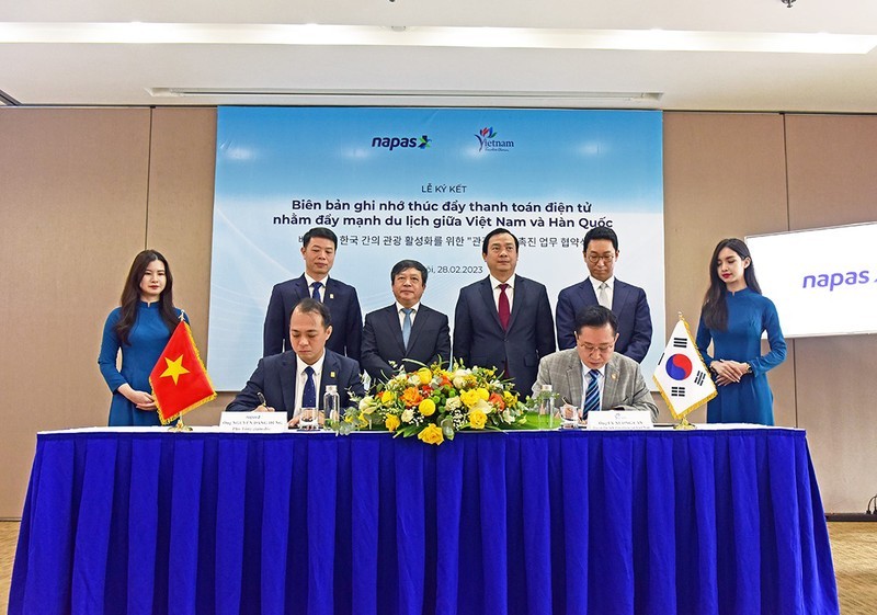 The signing ceremony between Napas and KVNAT.
