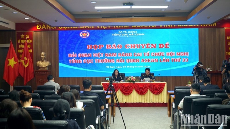 The press conference on the event.
