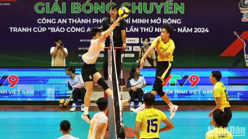 The game between Tra Vinh and Vinh Long.