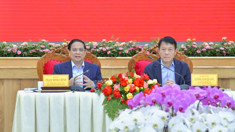 Prime Minister Pham Minh Chinh and Minister of Public Security Luong Tam Quang at the conference. (Photo: NDO)