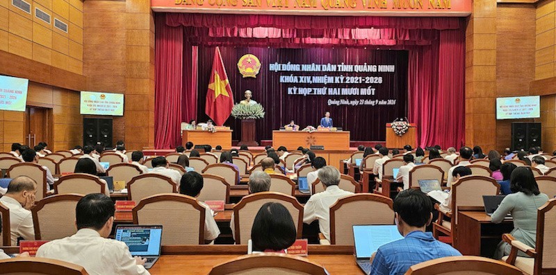 The meeting of the Quang Ninh People's Council.