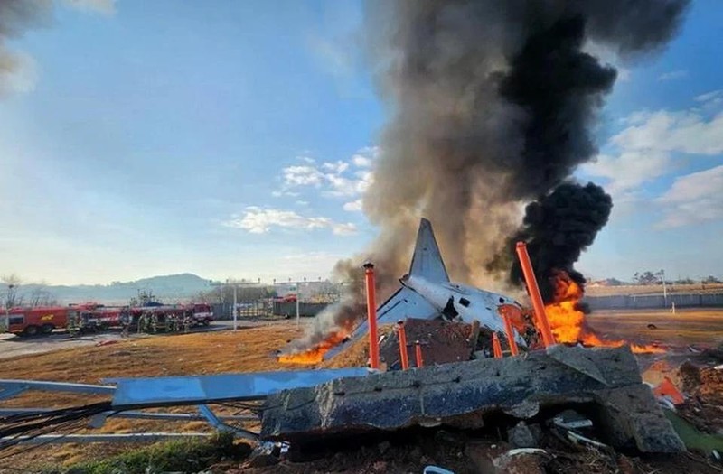 The scene of the crash at Muan International Airport in South Jeolla province, the RoK, December 29, 2024. (Photo: Yonhap/VNA) 