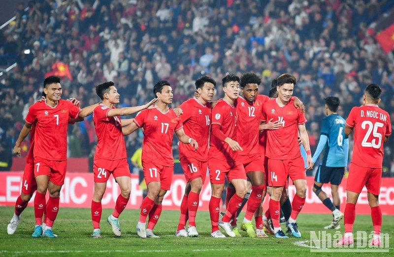 Vietnam progress to the ASEAN Cup 2024 final after beating Singapore 5-1 on aggregate. (Photo: Thanh Dat)