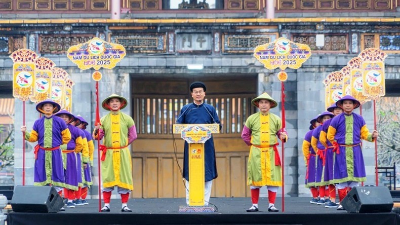 Director of the Hue Monuments Conservation Centre Hoang Viet Trung speaks at the announcement ceremony of the Visit Vietnam Year and Hue Festival 2025. 