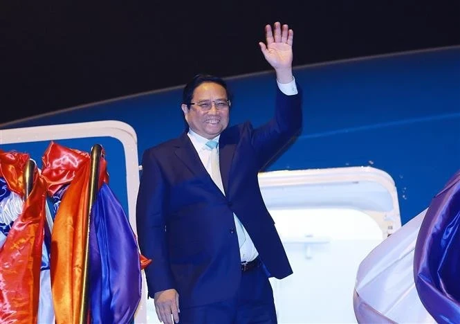 PM Pham Minh Chinh leaves Vientiane on January 10, concluding his two-day trip to visit Laos and co-chair the 47th meeting of the Vietnam - Laos Intergovernmental Committee for Bilateral Cooperation. (Photo: VNA) 