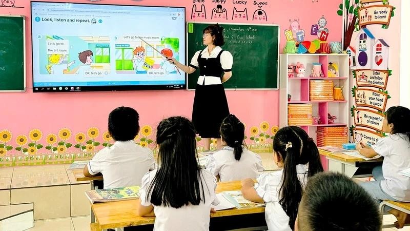 An English class at Chau Son Primary School in Ba Vi District on the outskirts of Hanoi.