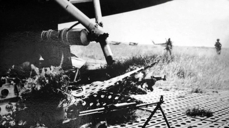 Illustrative photo: Division 312, Corps 1 capturing Ong Linh - Binh Chuan Airport on April 27, 1975. (Photo: Archive/Vietnam News Agency)
