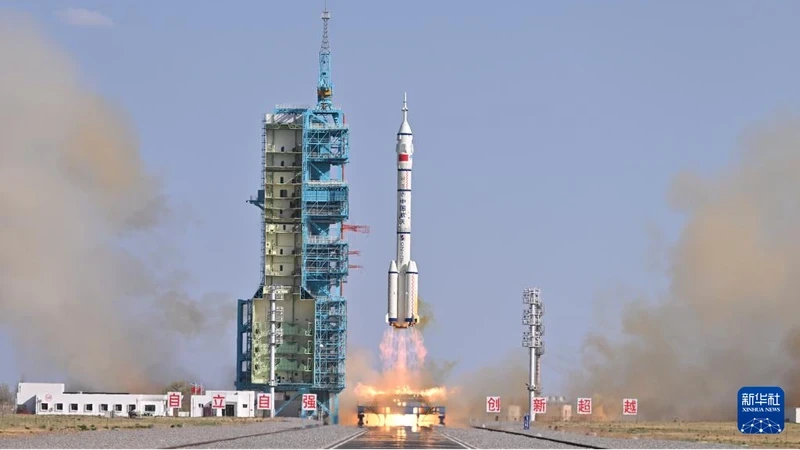 The Long March 2 rocket carrying the Shenzhou-20 spacecraft lifts off from the launch pad. (Photo: Xinhua)