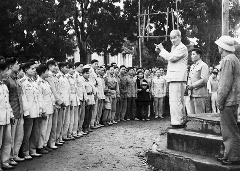 President Ho Chi Minh visited the Public Security Forces responsible for safeguarding Hanoi on February 14, 1961. (Photo: VNA)