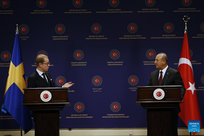 Turkish Foreign Minister Mevlut Cavusoglu (R) and Swedish Foreign Minister Tobias Billstrom hold a joint press conference in Ankara, Türkiye, on Dec. 22, 2022. (Photo: Xinhua)