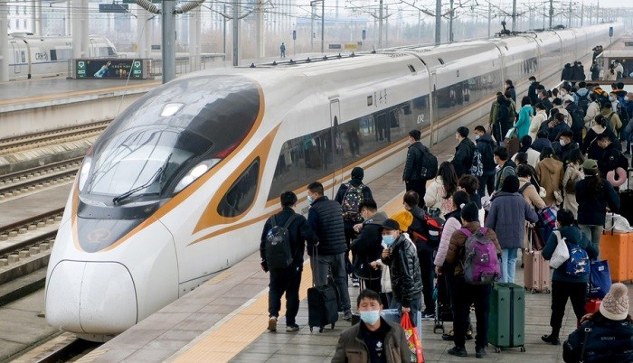 China's railways have handled 872 million passenger trips, as of Friday, during this year's summer travel rush, up 6.2 percent from one year earlier, data showed on Saturday.