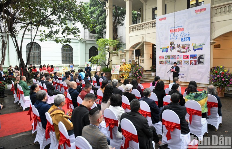 An overview of the exhibition.