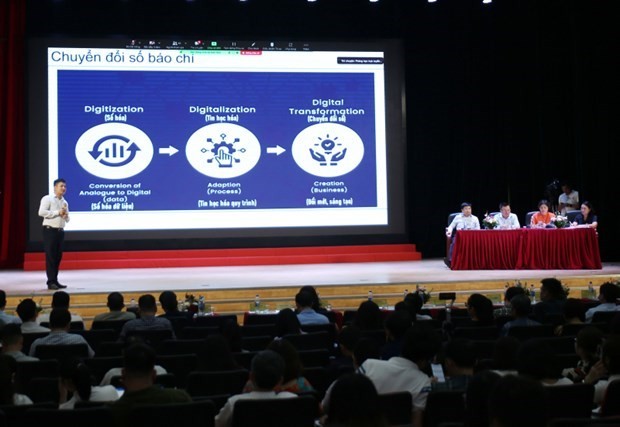 Convergence of content and technologies is seen as a key to opening a new path for modern journalists and newsrooms. (Photo: VNA)