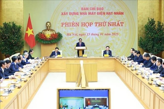 Prime Minister Pham Minh Chinh chairs the first meeting of the steering committee for nuclear power plant construction in Hanoi on January 15. (Photo: VNA)