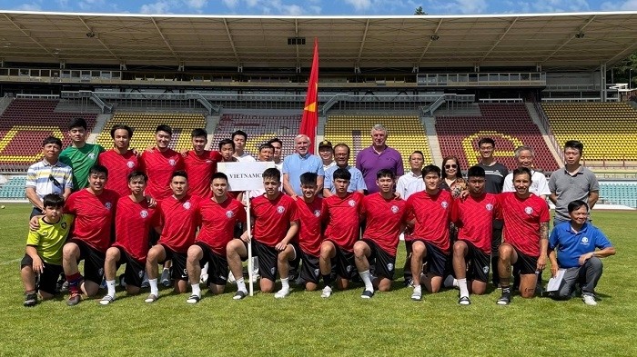The FC Sapa Praha team of the Vietnamese community in the Czech Republic. (Photo: VOV)