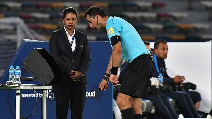 The VAR helps the referee to make the most accurate decisions regarding some specific situations during a match.
