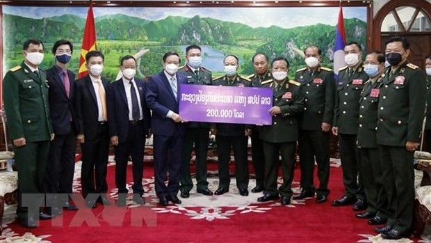 Lao’s Defence Ministry donates US$200,000 to Vietnam’s COVID-19 Vaccine Fund (Photo: VNA)