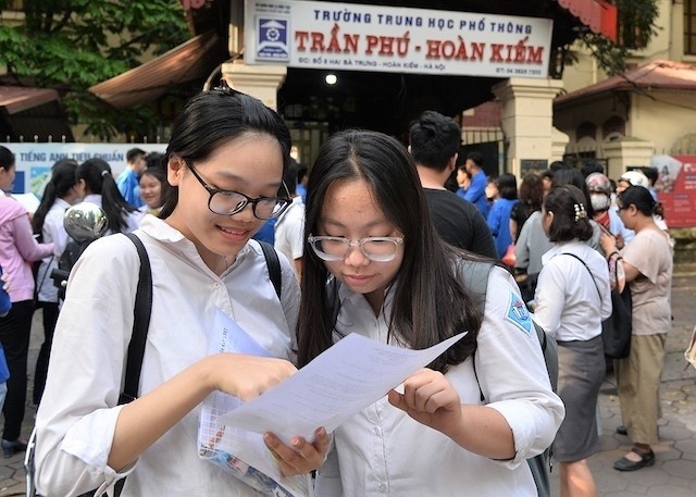 In 2021, more than 93,000 ninth graders in Hanoi have registered to sit the entrance exam for grade 10 in public high schools.