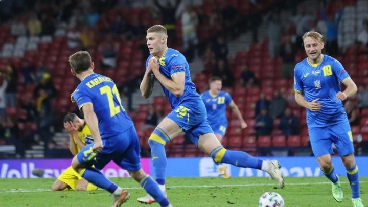 Soccer Football - Euro 2020 - Round of 16 - Sweden v Ukraine - Hampden Park, Glasgow, Scotland, Britain - June 29, 2021 Ukraine's Artem Dovbyk celebrates scoring their second goal. (Photo: Reuters)