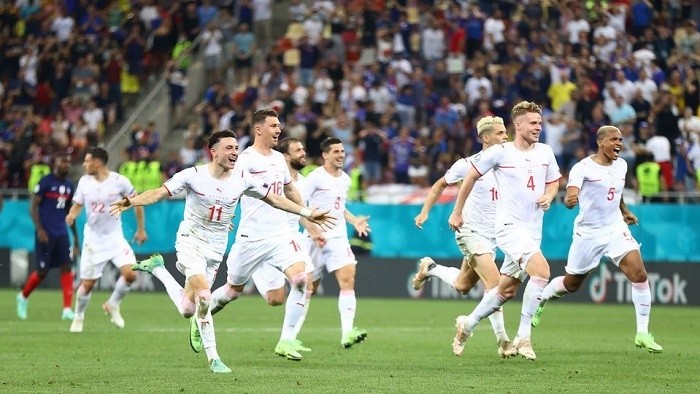 Soccer Football - Euro 2020 - Round of 16 - France v Switzerland - National Arena Bucharest, Bucharest, Romania - June 29, 2021 Switzerland players celebrate after winning the penalty shoot-out. (Photo: Reuters)