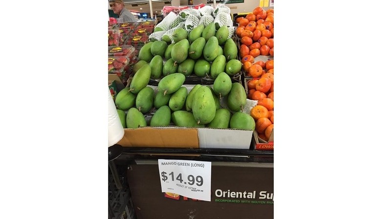 Vietnamese mangoes have hit the shelves of  a supermarket in Perth. (Photo: Vietnamese Consulate General in Perth)