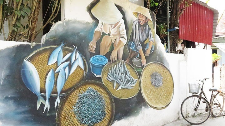 A mural painting in Canh Duong Village. (Photo: Nguyen Le)