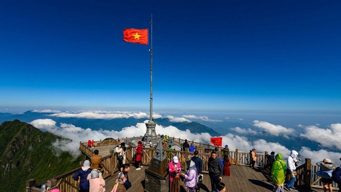 Vietnam records 30.5 million domestic tourists in first half of 2021 (Photo: hanoimoi.com.vn)