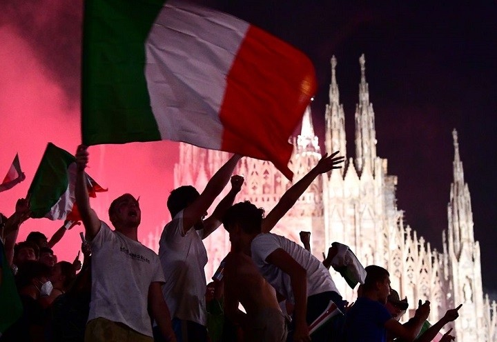 Soccer Football - Euro 2020 - Final - Fans gather for Italy v England - Milan, Italy - July 11, 2021 Italy fans celebrate after winning the Euro 2020 at Piazza Duomo. (Photo: Reuters)